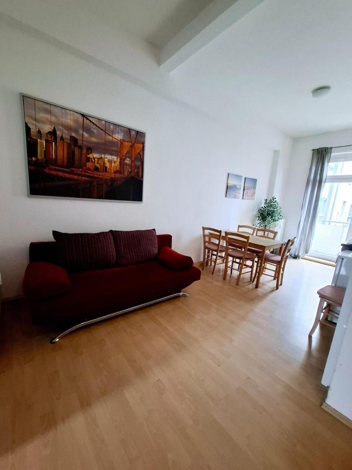 Altbauwohnung Direkt An Der Karli Mit Balkon - Netflix Inklusive Leipzig Ngoại thất bức ảnh